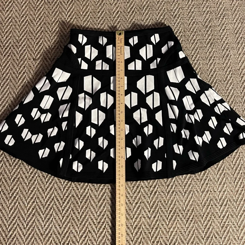 Diane Von Furstenberg Flote Black/White Hounds Check Knit Mini Skirt Size M